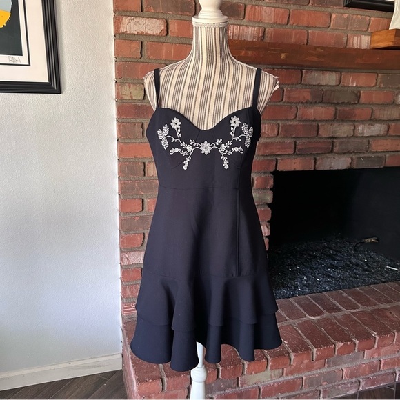 Cinq a Sept Dara Bustier Floral Embroidered Mini Dress in Navy Blue Sz 12 - Picture 4 of 10